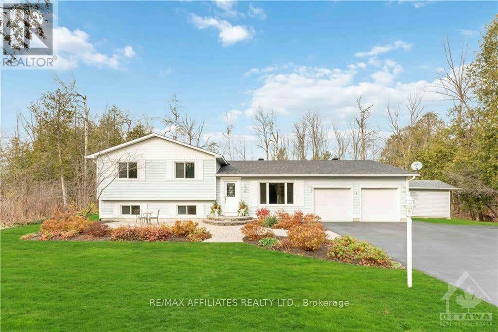 5668 Eloise Cres  