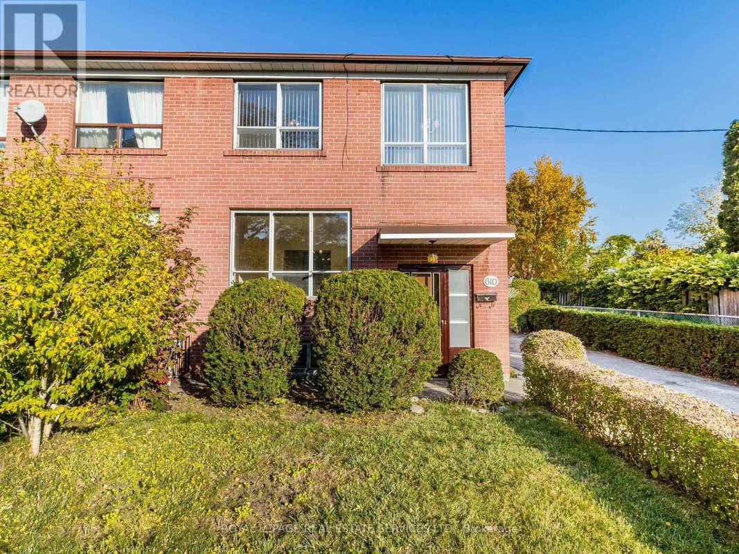 610 ALLIANCE AVENUE, Toronto (RockcliffeSmythe), ON M6N2J5 House For