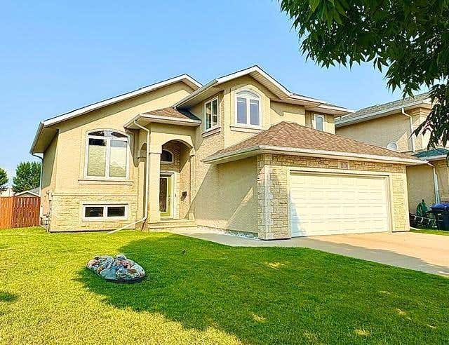 110 FRASER CRESCENT