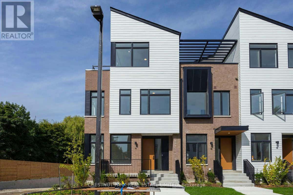 11 20 LOU PARSONS WAY, Mississauga (Port Credit), ON L5H0B2 Home For