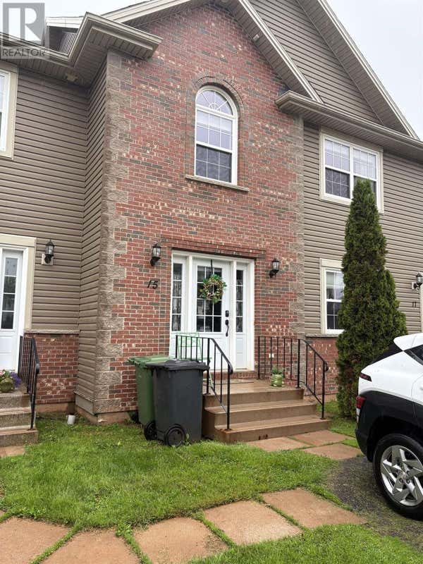 15 CAMERON HEIGHTS