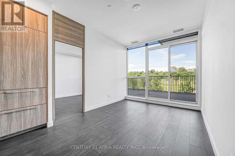 210 - 18 ESTHER SHINER BOULEVARD