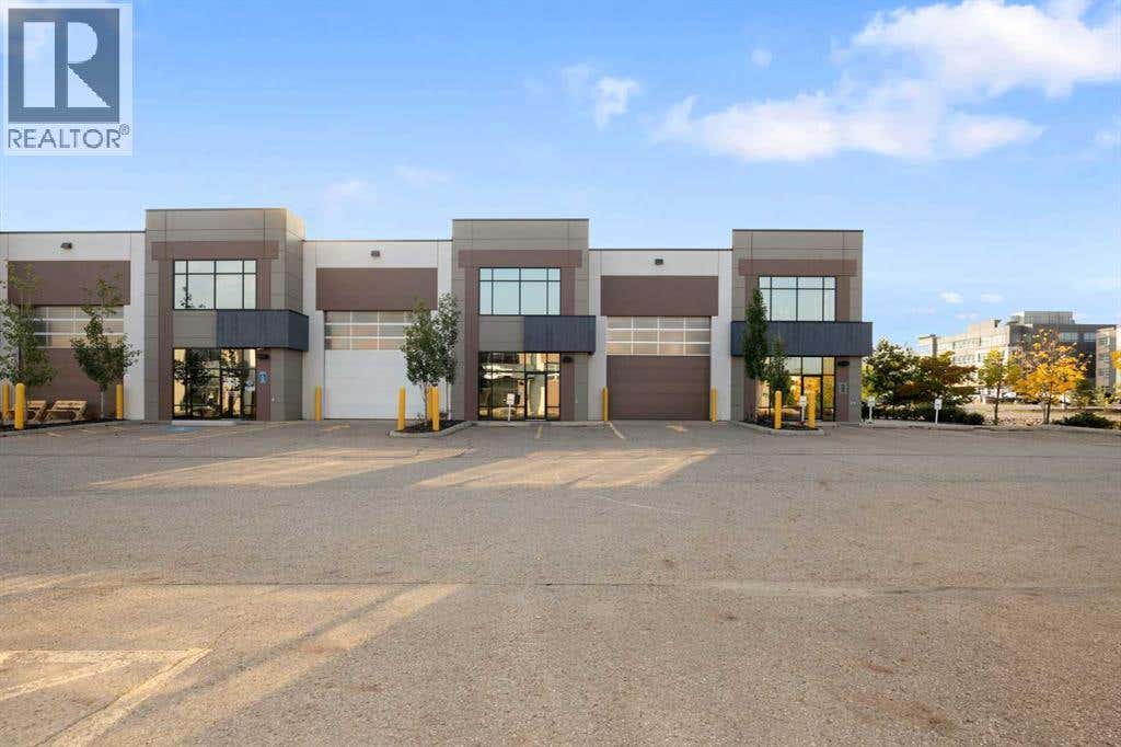 101 & 102, 405 TAIGANOVA CRESCENT