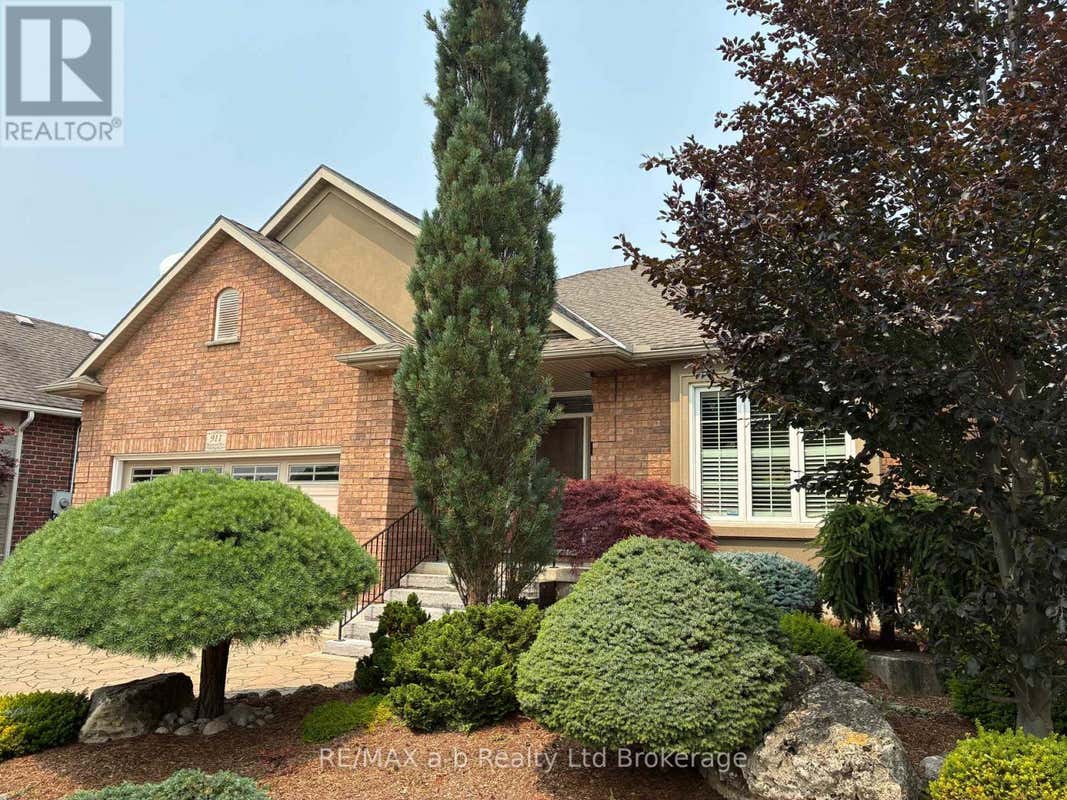 911 RIDGEWOOD DRIVE