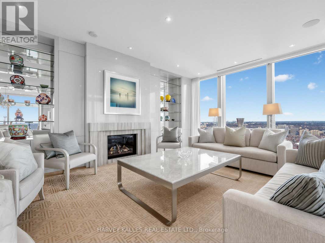 4702 - 50 YORKVILLE AVENUE