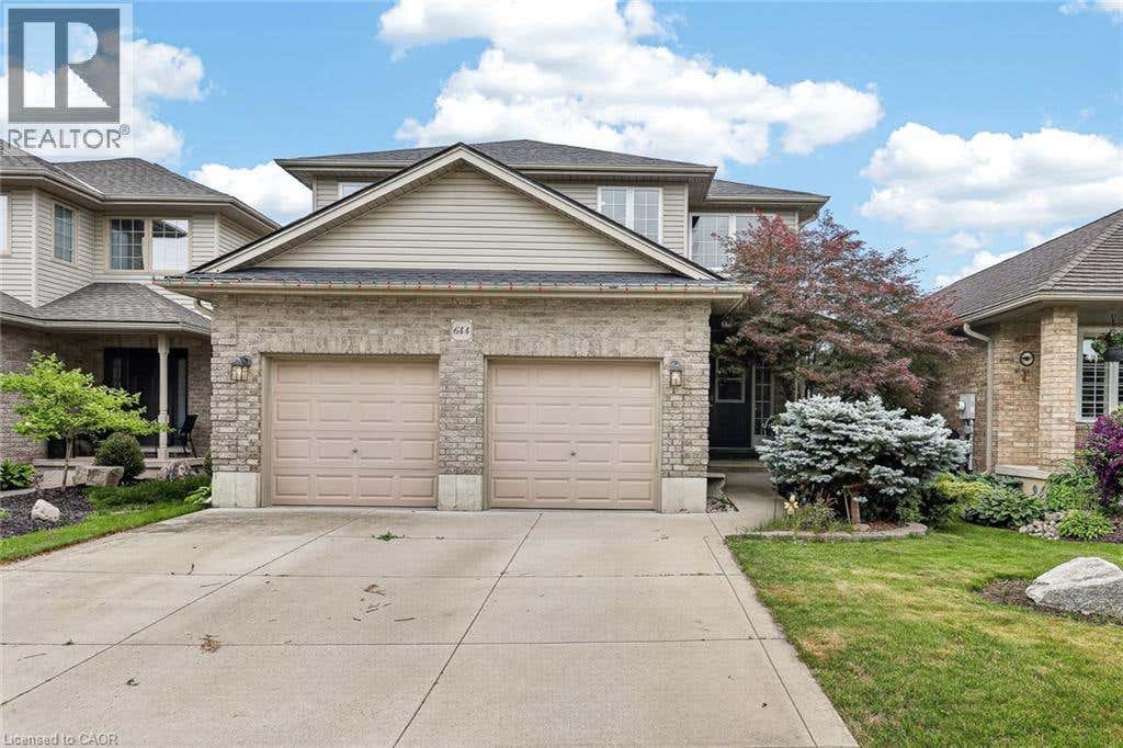 644 HUMMINGBIRD CRESCENT