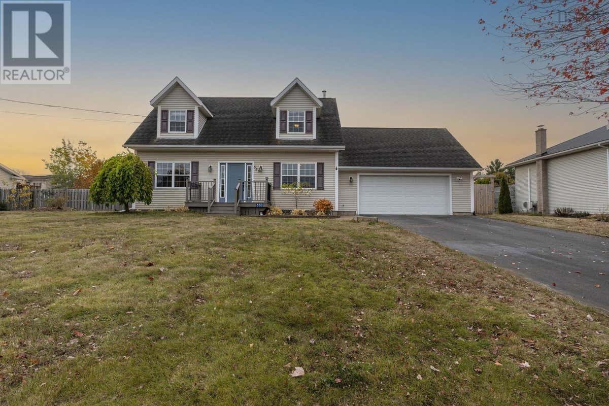 550 HEATHER CRESCENT