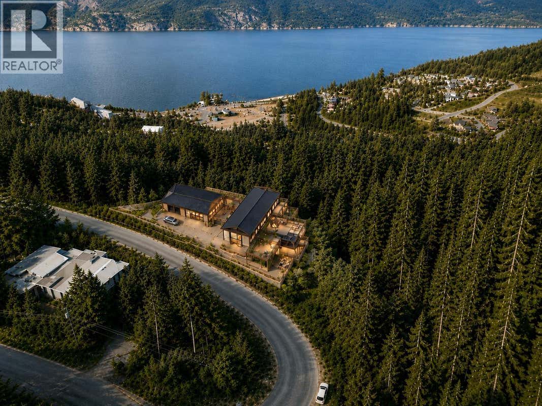 1121 COPPER DRIVE