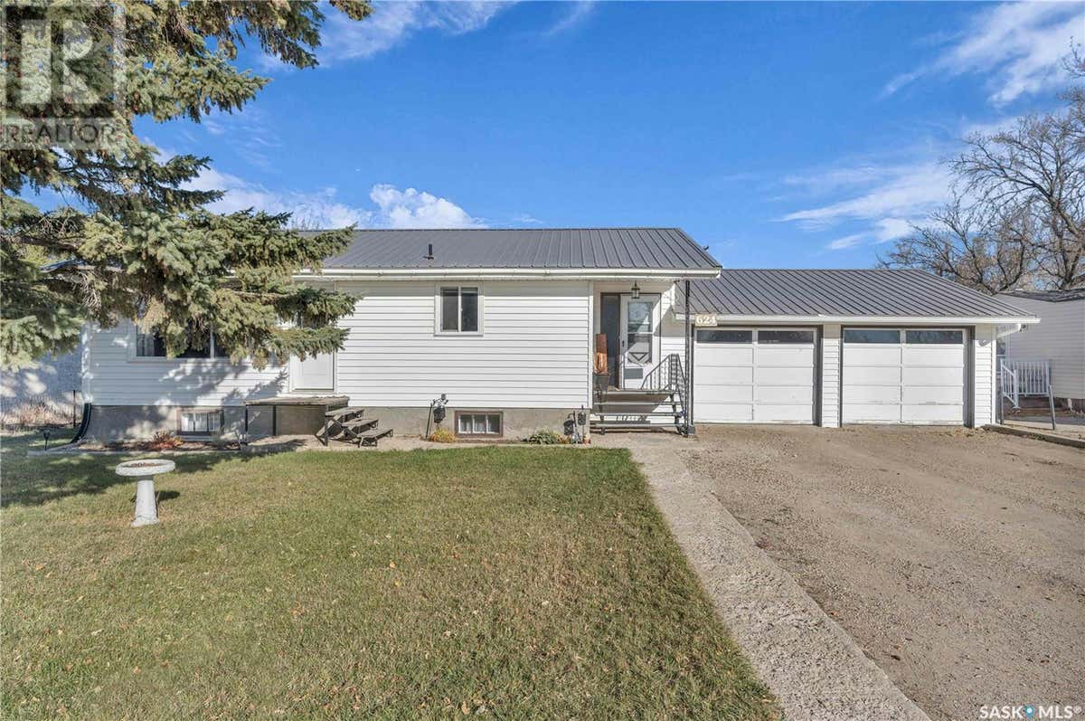 624 Alexandria AVENUE, Bethune, SK S0G0H0 House For Sale RE/MAX