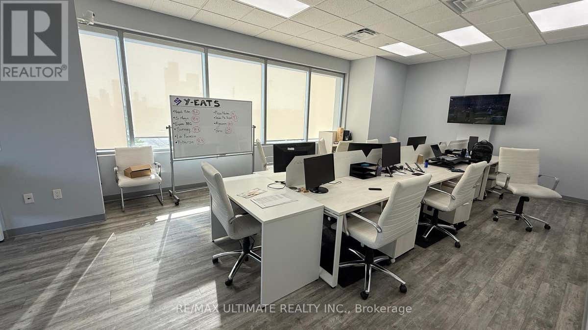 238/239 - 7777 WESTON ROAD