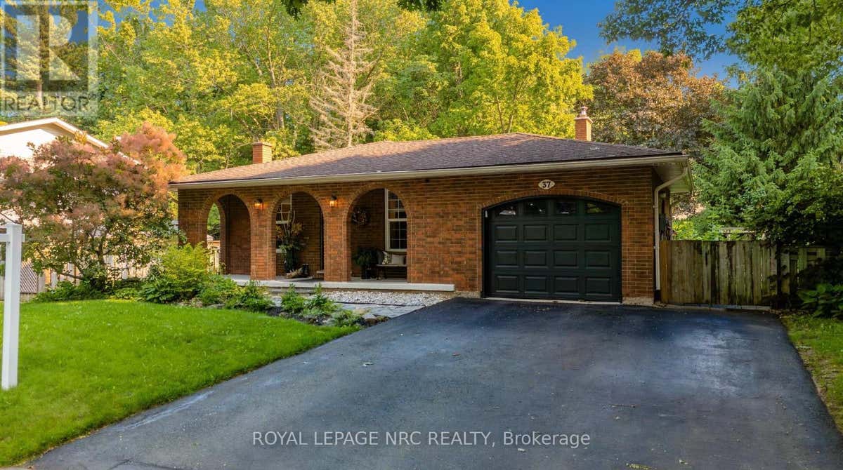 37 SPRUCESIDE CRESCENT