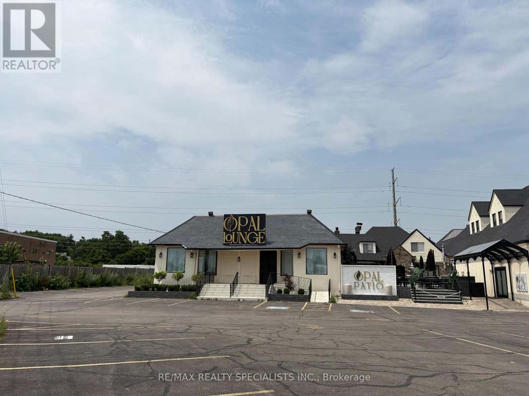 2273 ROYAL WINDSOR DRIVE