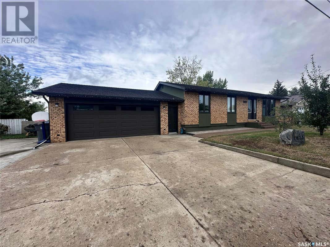 1833 Alice ROAD, Estevan, SK S4A1G7 House For Sale RE/MAX SK983971