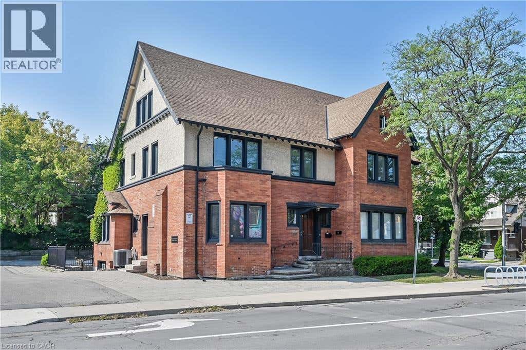 235 QUEEN STREET S