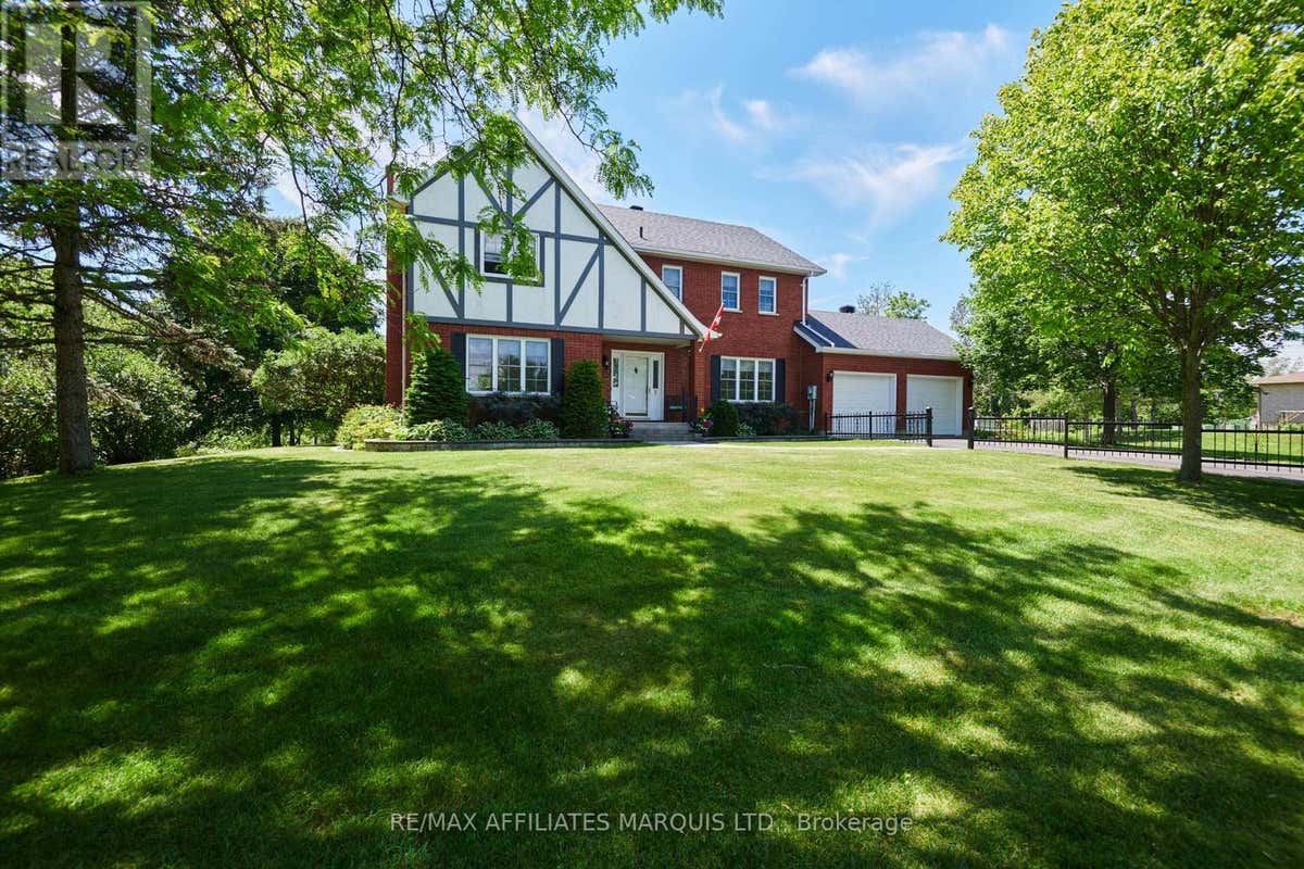 2 FAIRHOLME DRIVE
