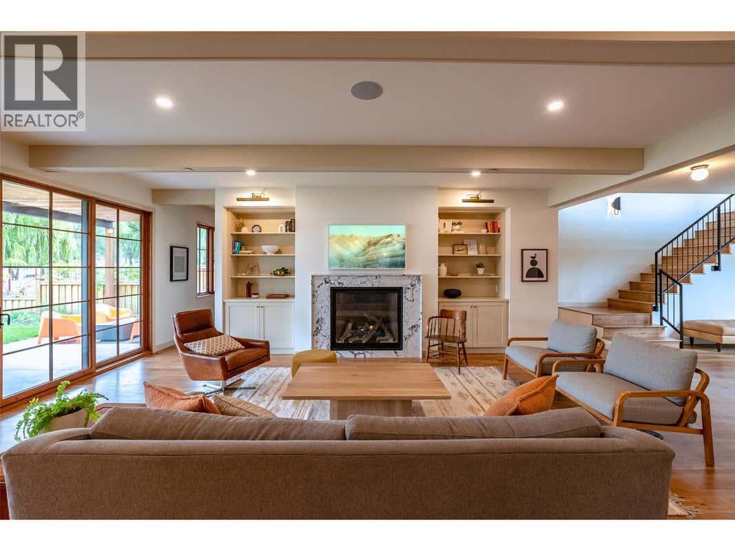 886 LIGHTHOUSE LANDING