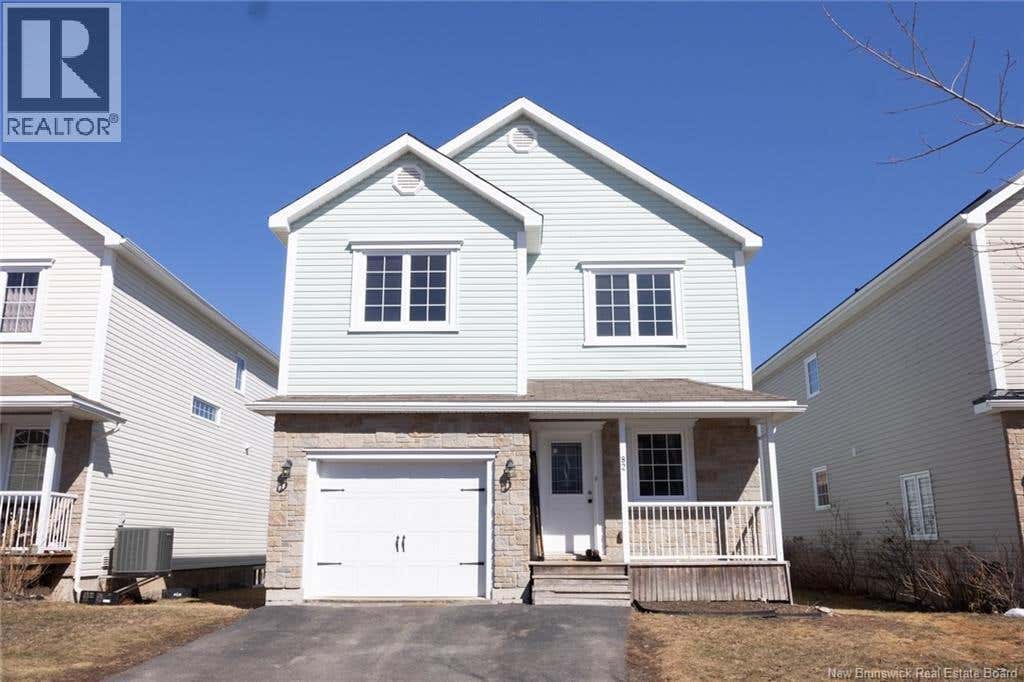 82 RIDGELINE CRESCENT