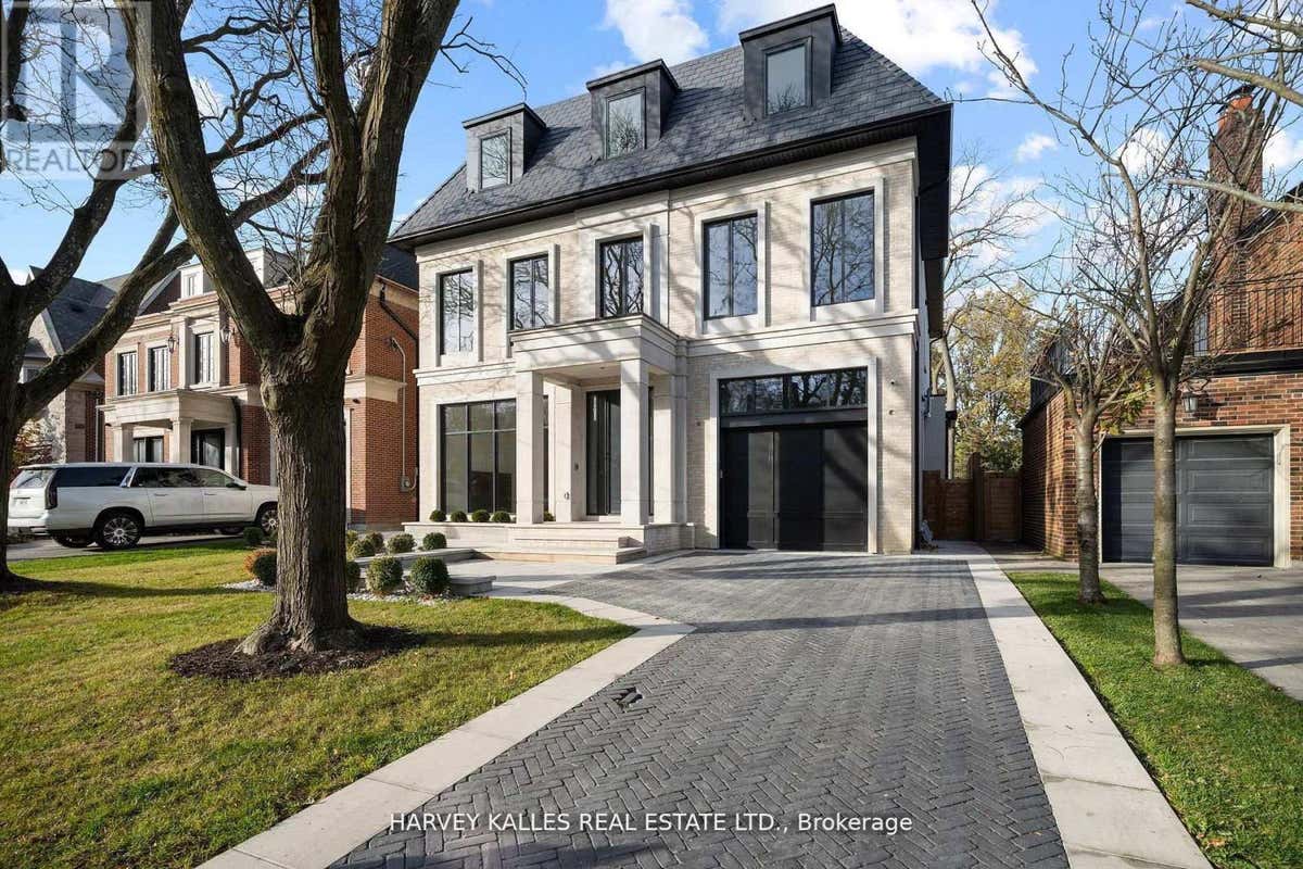 370 GLENGROVE AVENUE W