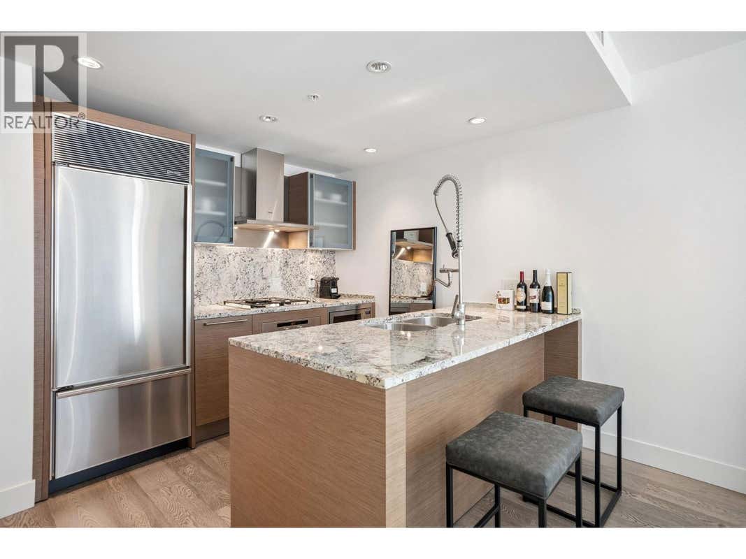 1804 1111 ALBERNI STREET