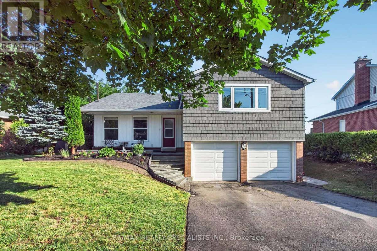 24 REGAN CRESCENT