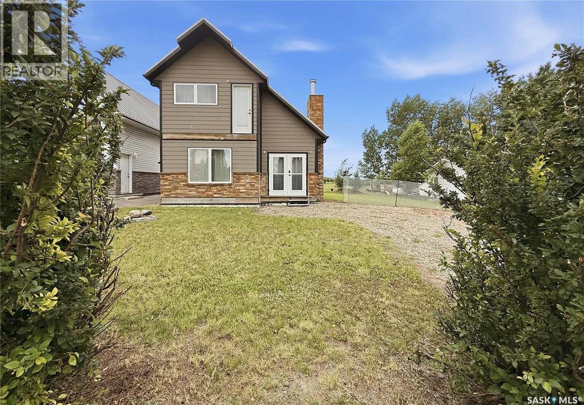 403 SMITH CRESCENT