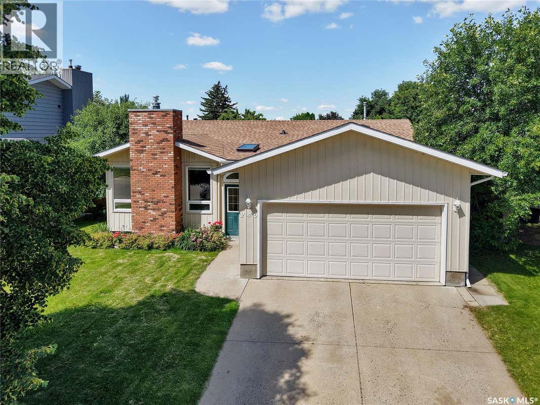 246 PERREAULT CRESCENT