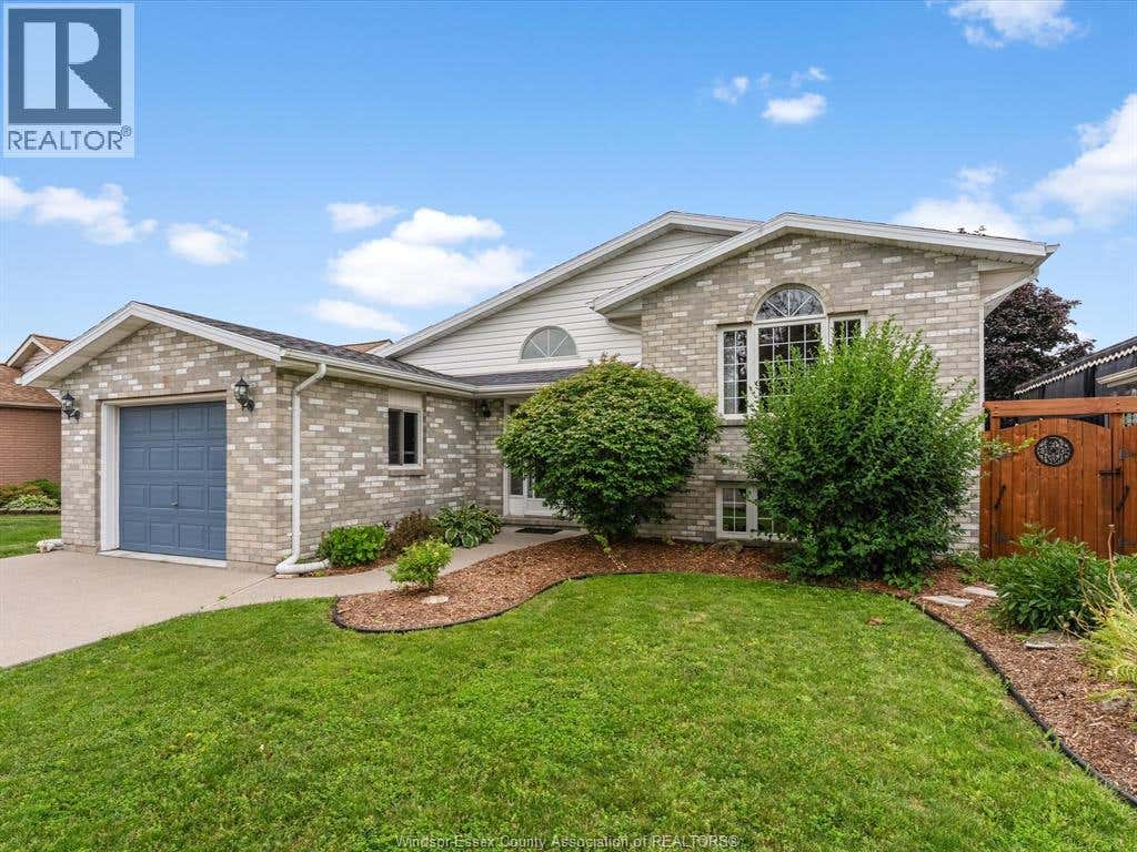 1553 BLAIRWOOD CRESCENT