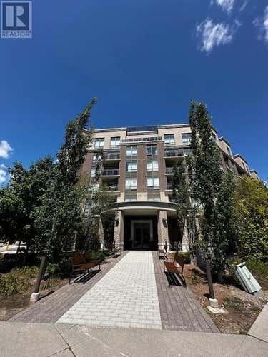 211 - 540 BUR OAK AVENUE