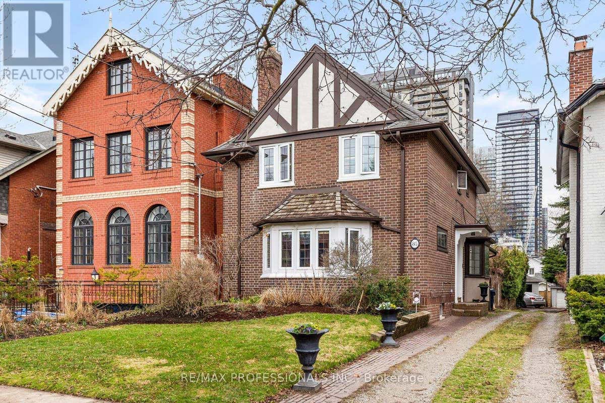 85 SHERWOOD AVENUE