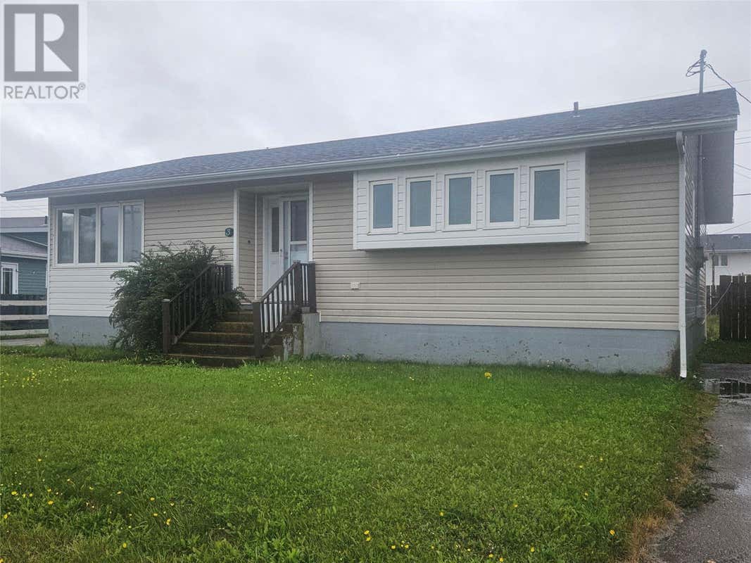3 COURTNEY STREET
