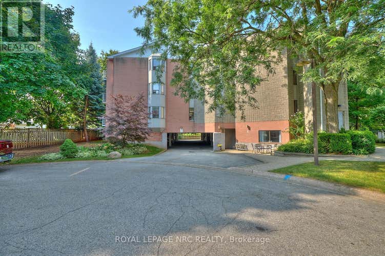 201 - 5 NIAGARA STREET