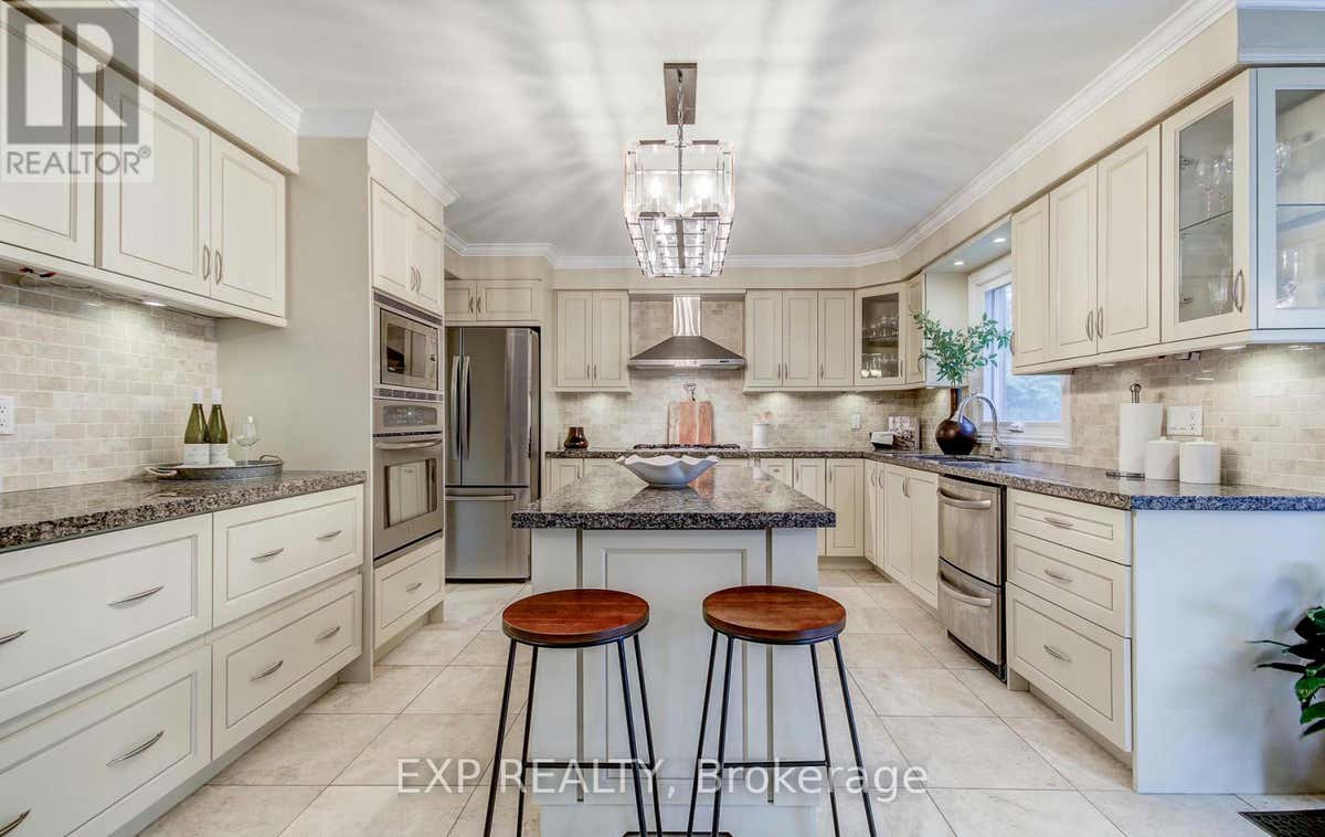 1246 SAGINAW CRESCENT, Mississauga (Lorne Park), ON L5H3W6 House For