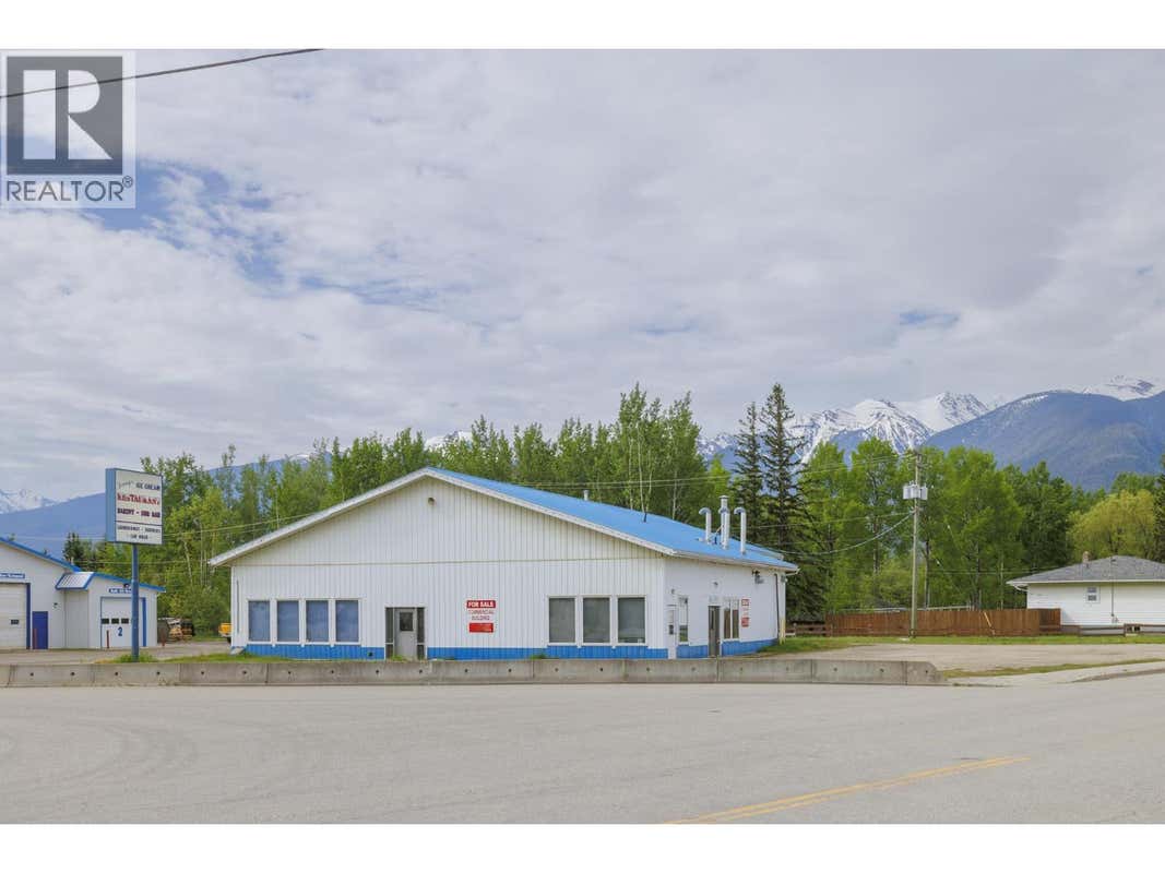 1011 SE FRONTAGE ROAD