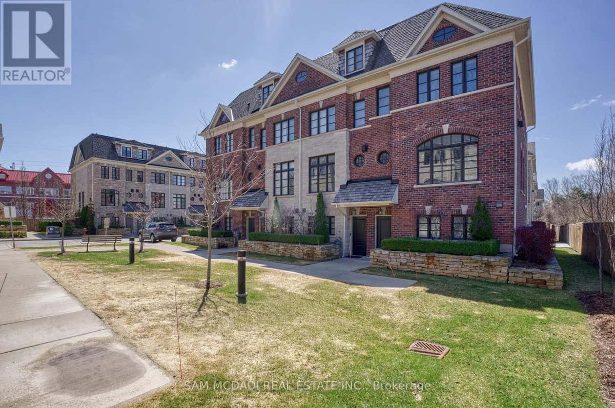 2029 QUEENSBOROUGH GATE