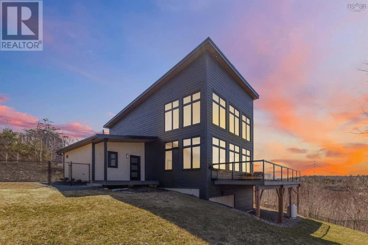 105 JANDA CRESCENT