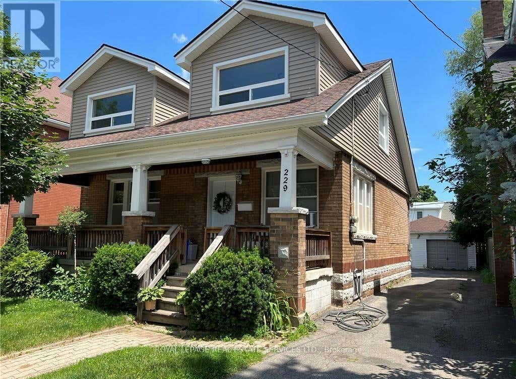 UPPER 229 OTTAWA STREET S, Hamilton (Delta), ON L8K2E7 Home For Rent