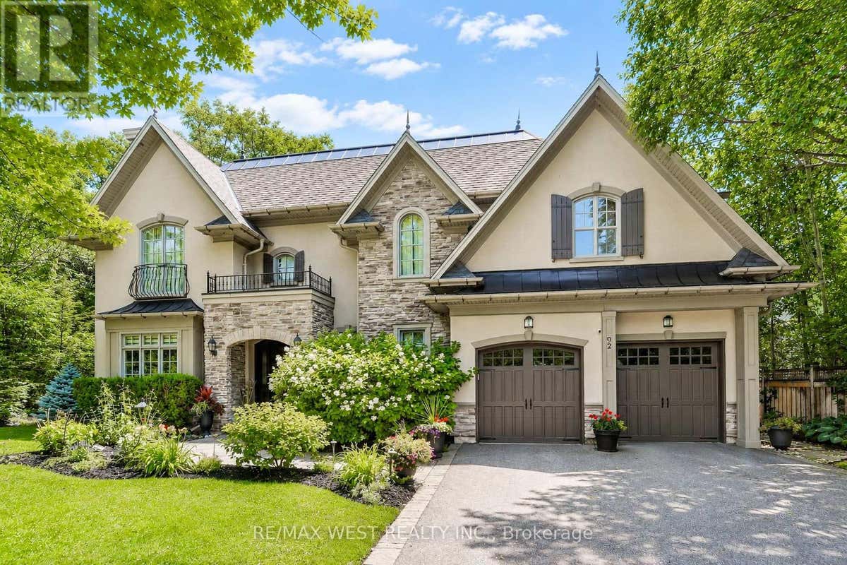 92 PINETREE WAY