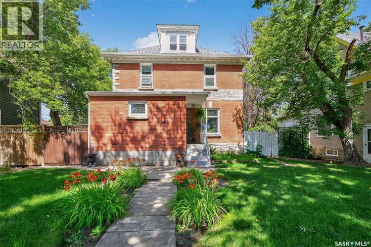 438 Ominica STREET W