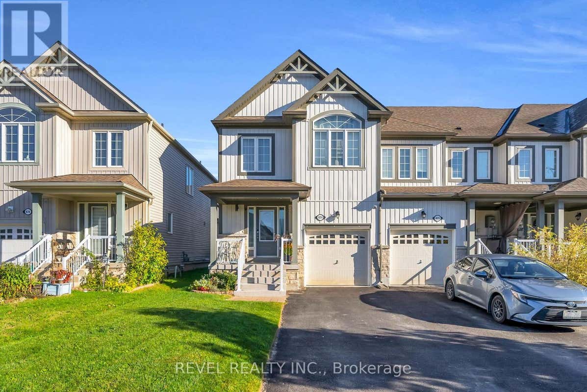 824 COOK CRESCENT