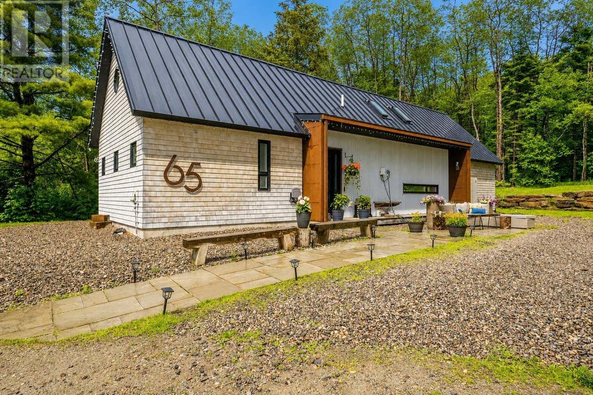 65 JESSICAS WAY