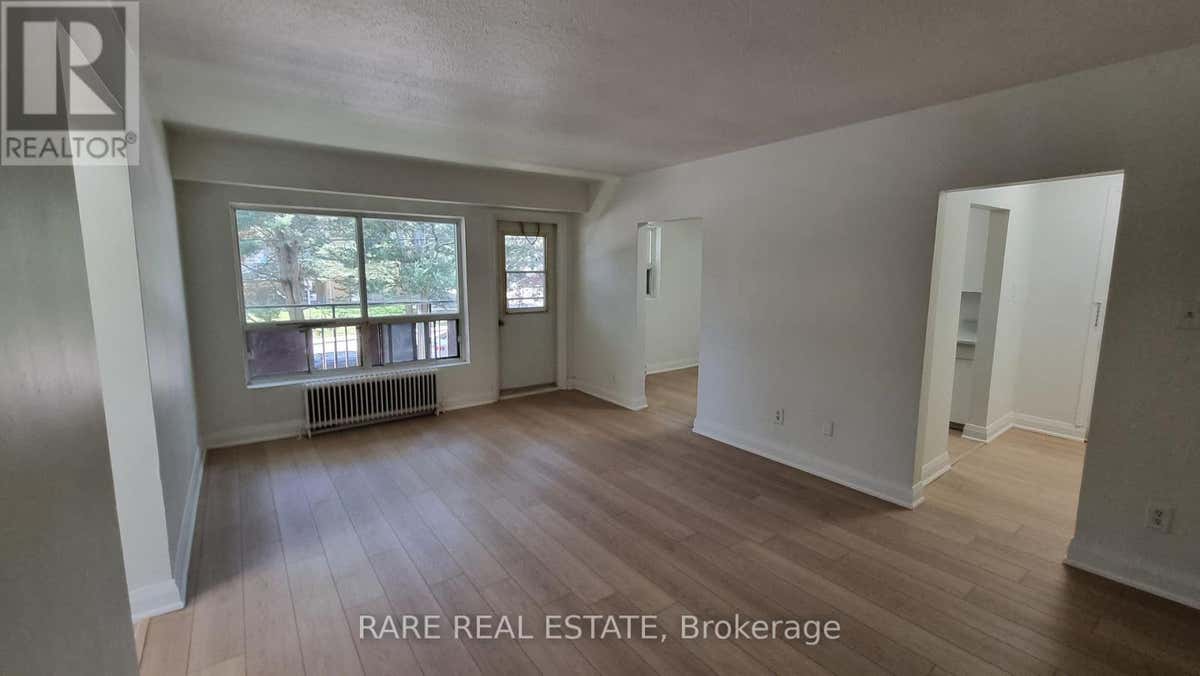 7 - 431 MARTHA STREET W