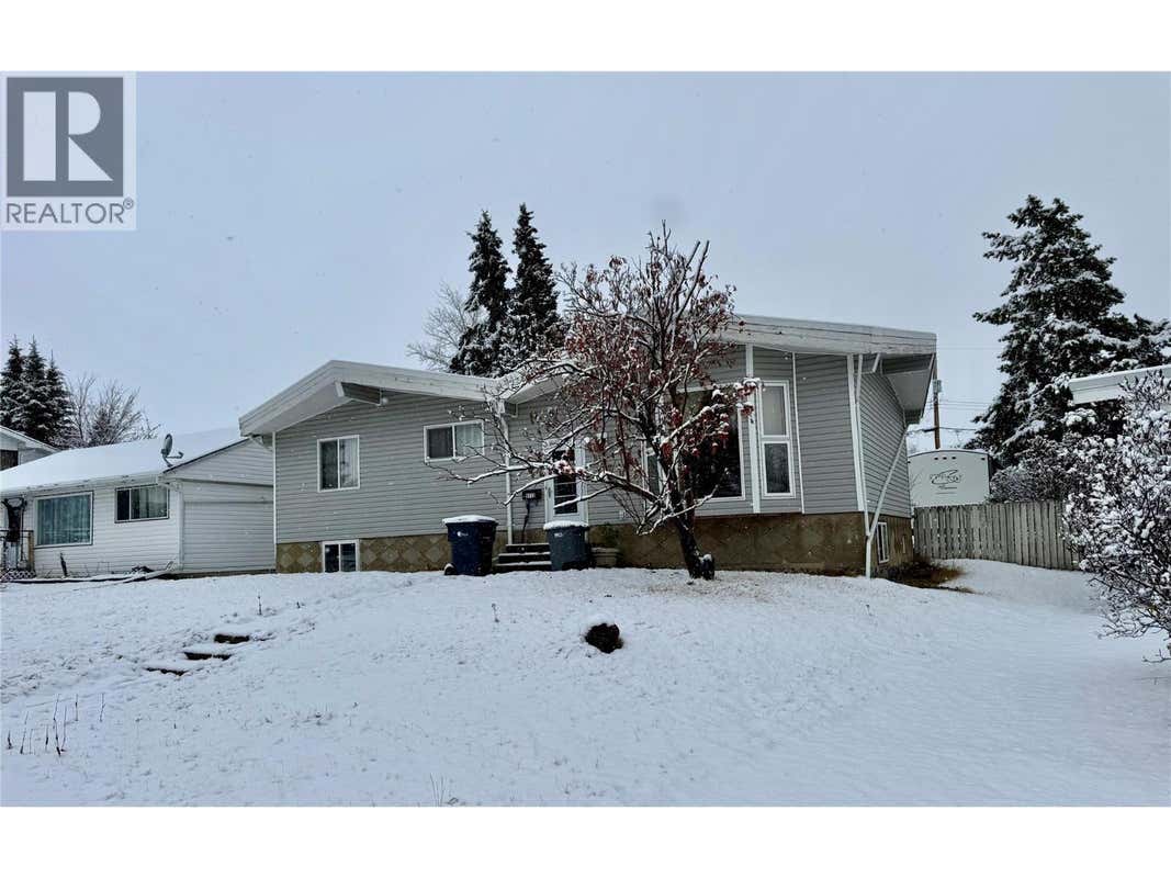 9112 CALVERLEY Cres  