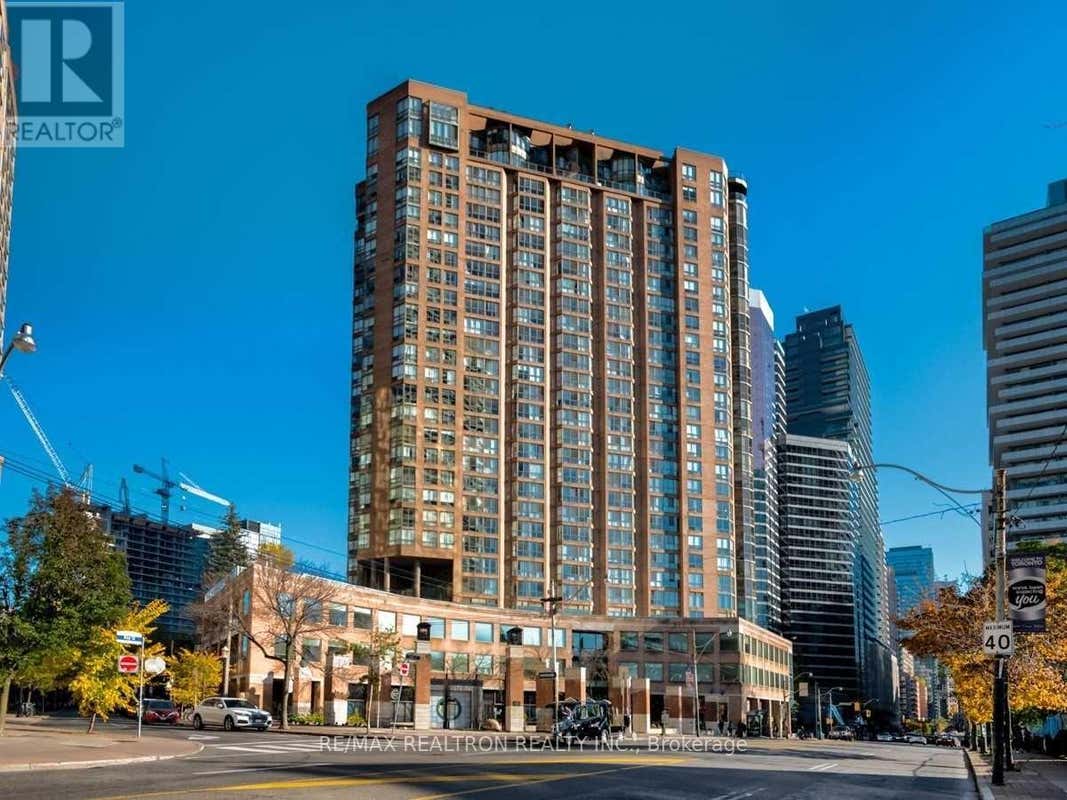 216 - 1033 BAY STREET