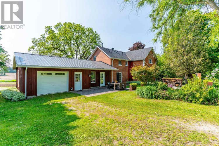 795099 EAST BACK LINE