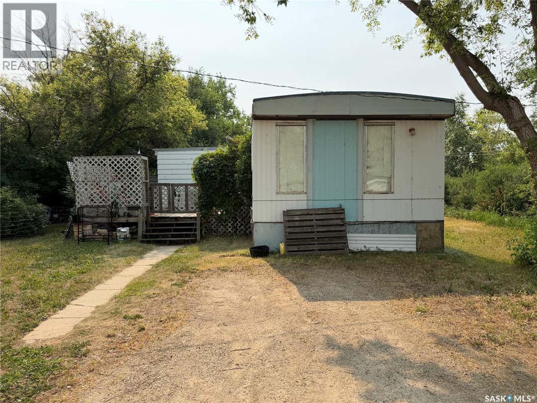 2 PRAIRIE SUN COURT
