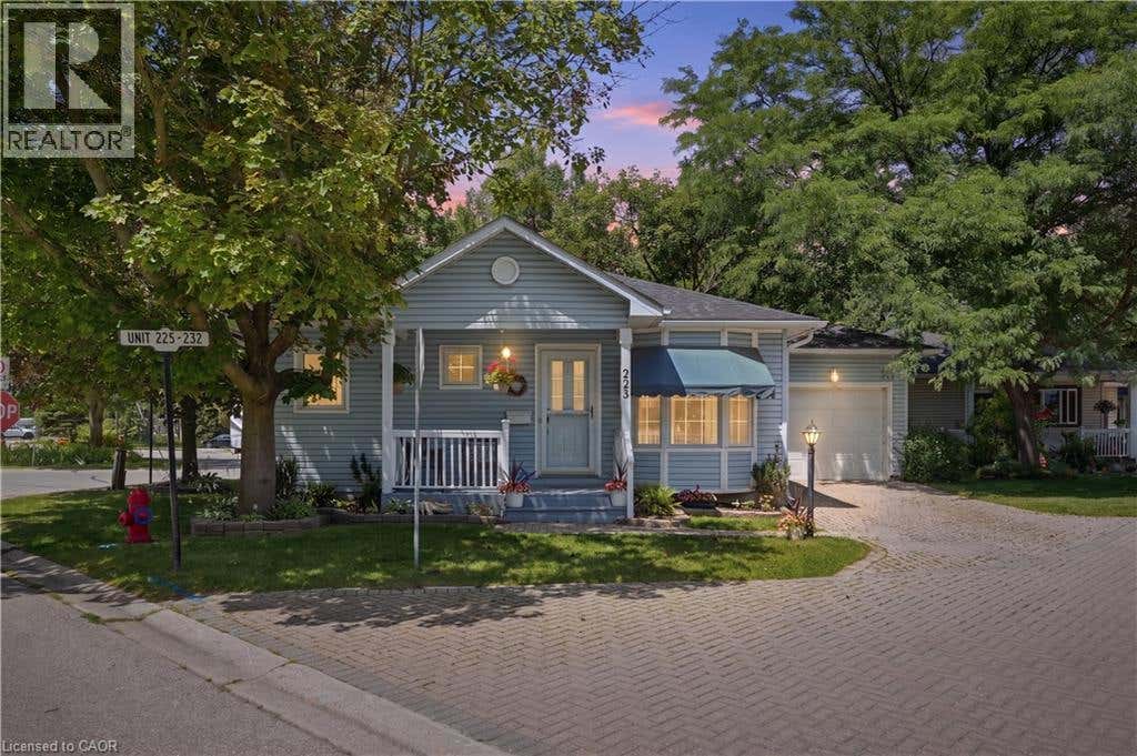 225 SILVERBIRCH BOULEVARD