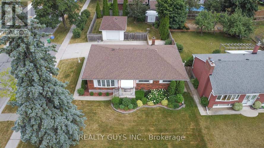 1066 GLEBEMOUNT CRESCENT