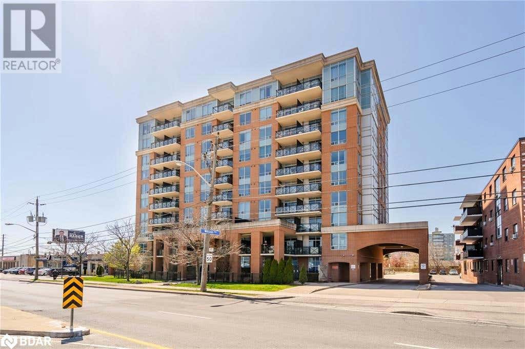 2772 Keele St Unit 402  