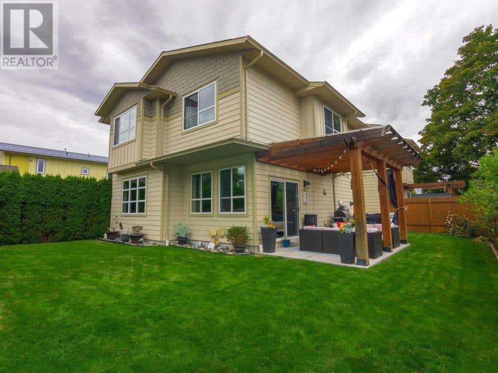 644 Victoria Drive Unit 102, Penticton, BC V2A5N6 Condo For Sale RE