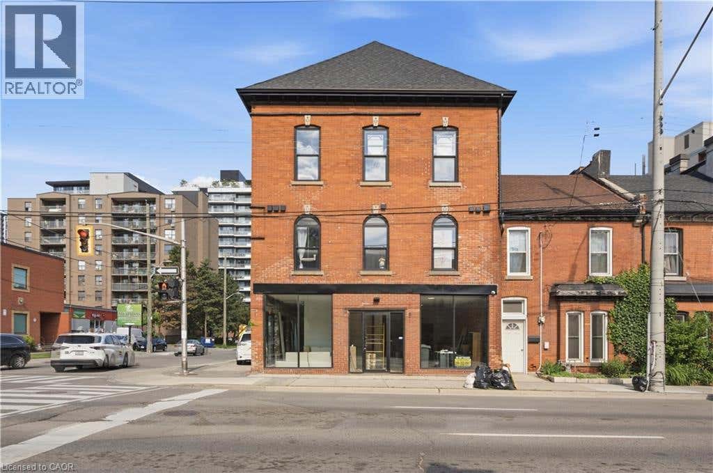45 WELLINGTON STREET N